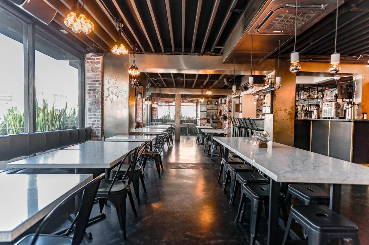 H By H Hospitality Hotel Los Angeles Exterior foto